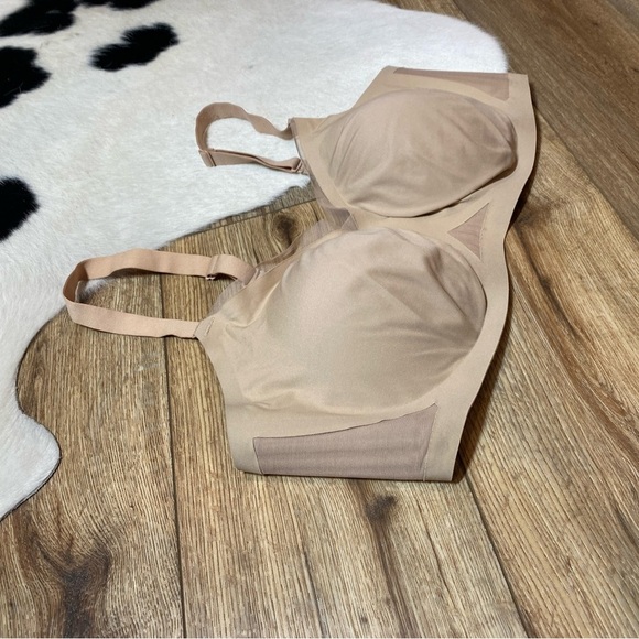 HoneyLove Wire Free CrossOver skin color tan Bra - Picture 5 of 10
